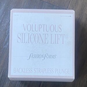 Fashion Forms Backless Strapless Plunge Silicone Lift Bra in Nude Womens Sz G